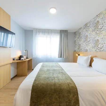 The Originals Hotel-restaurant-terrasse Du Paarc Dunkerque 酒店